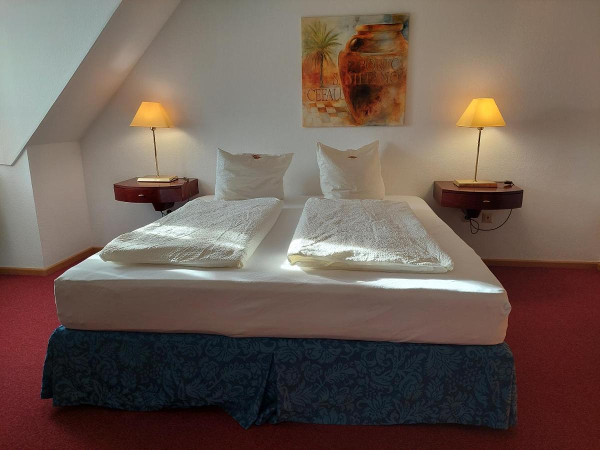 Der Heurige Im Gasthaus Zum Loewen Freising Exterior photo